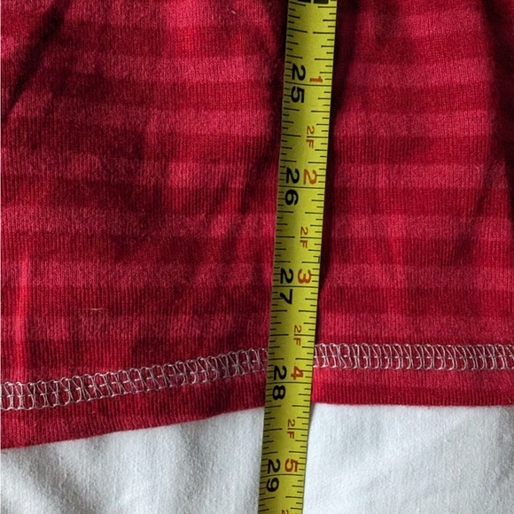 Red L/S Holiday Tee Snowflakes  XL - Picture 8 of 10